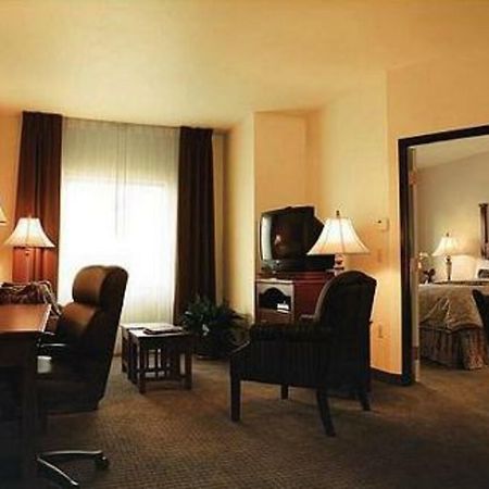 Homewood Suites By Hilton Montgomery Eastchase Номер фото